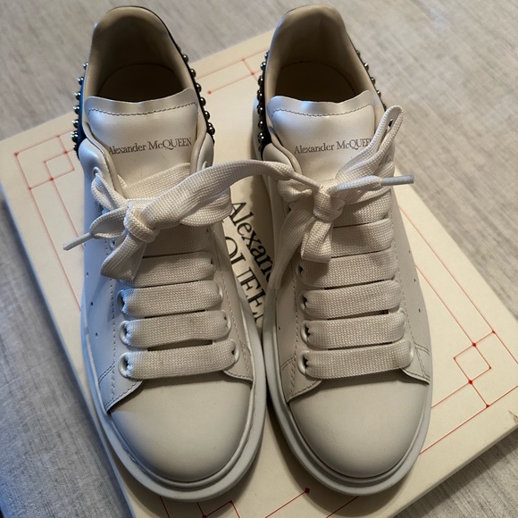 Alexander McQueen women’s sneaker size 36 - Picture 2 of 5
